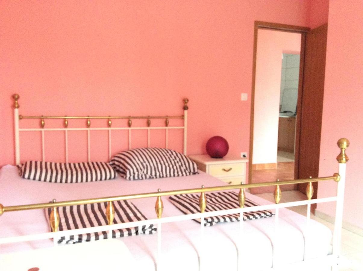 Yellow House Experience Aparthotel Pag Island Buitenkant foto